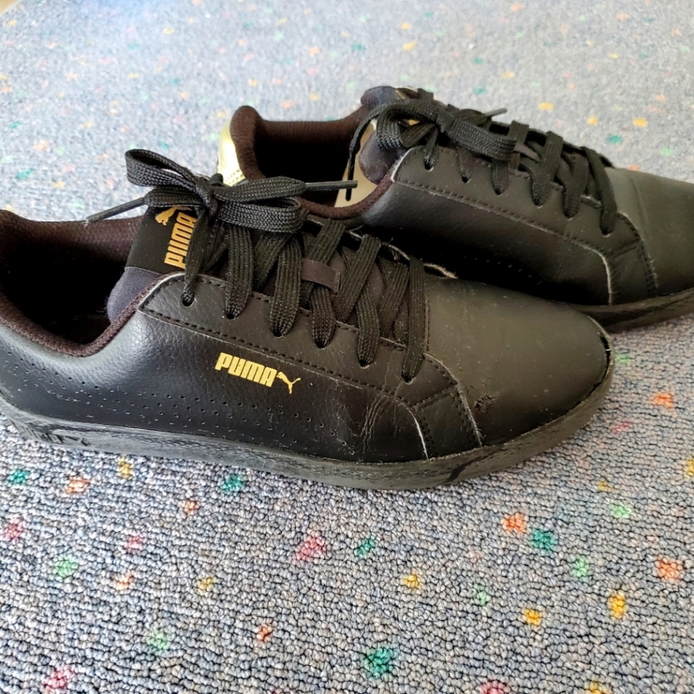 🖤👟4 for $20 Used Puma Black 🖤👟